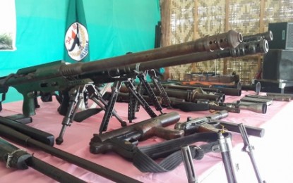 <p>Firearms surrendered in Northern Kabuntalan <em><strong>(Photo by Garry Fuerzas)</strong></em></p>
